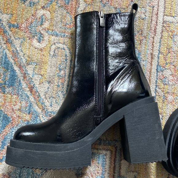 Steve Madden Sawyer Black Patent Leather Platform Ankle Boots size 6 - Picture 3 of 12